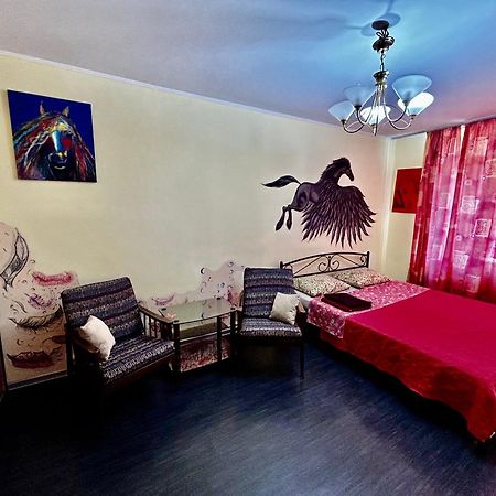 Apartment Near Train Station And Close To City Center Киев Экстерьер фото