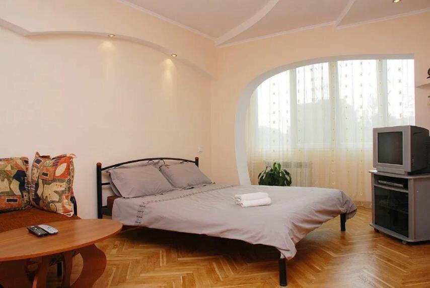 Apartment Near Train Station And Close To City Center Киев Экстерьер фото