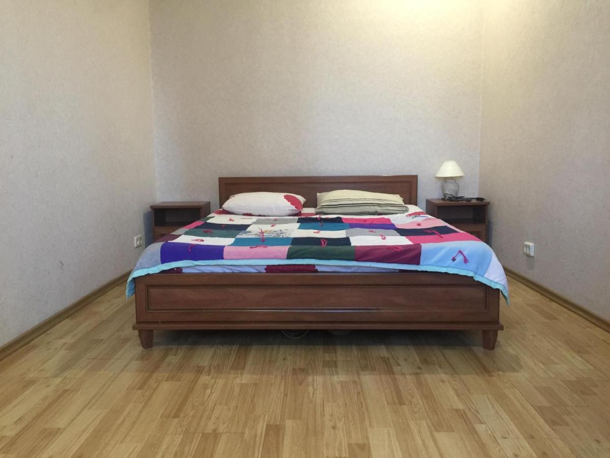 Apartment Near Train Station And Close To City Center Киев Экстерьер фото