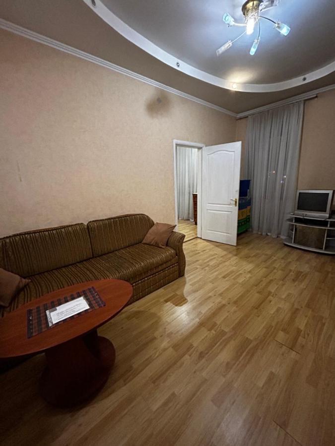 Apartment Near Train Station And Close To City Center Киев Экстерьер фото